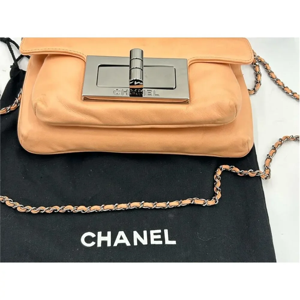 Women's CHANEL Peach Leather Turnlock Crossbody Bag made in Italy PRISTINE